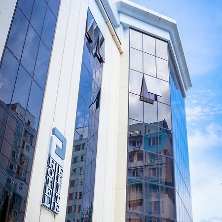 Elite Hotel Balti Bagian luar foto