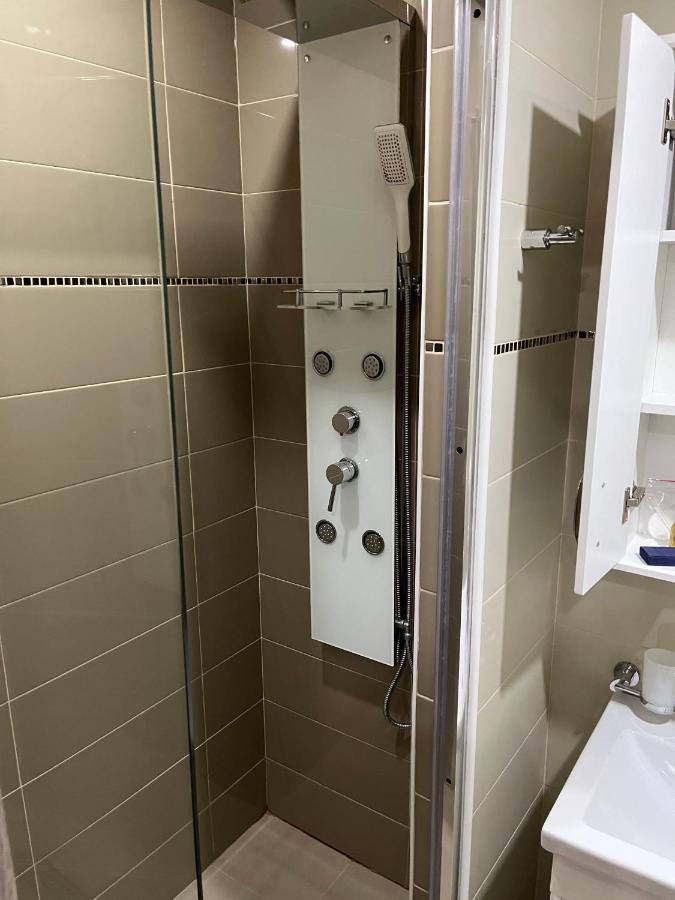 Elite Hotel Balti Bagian luar foto