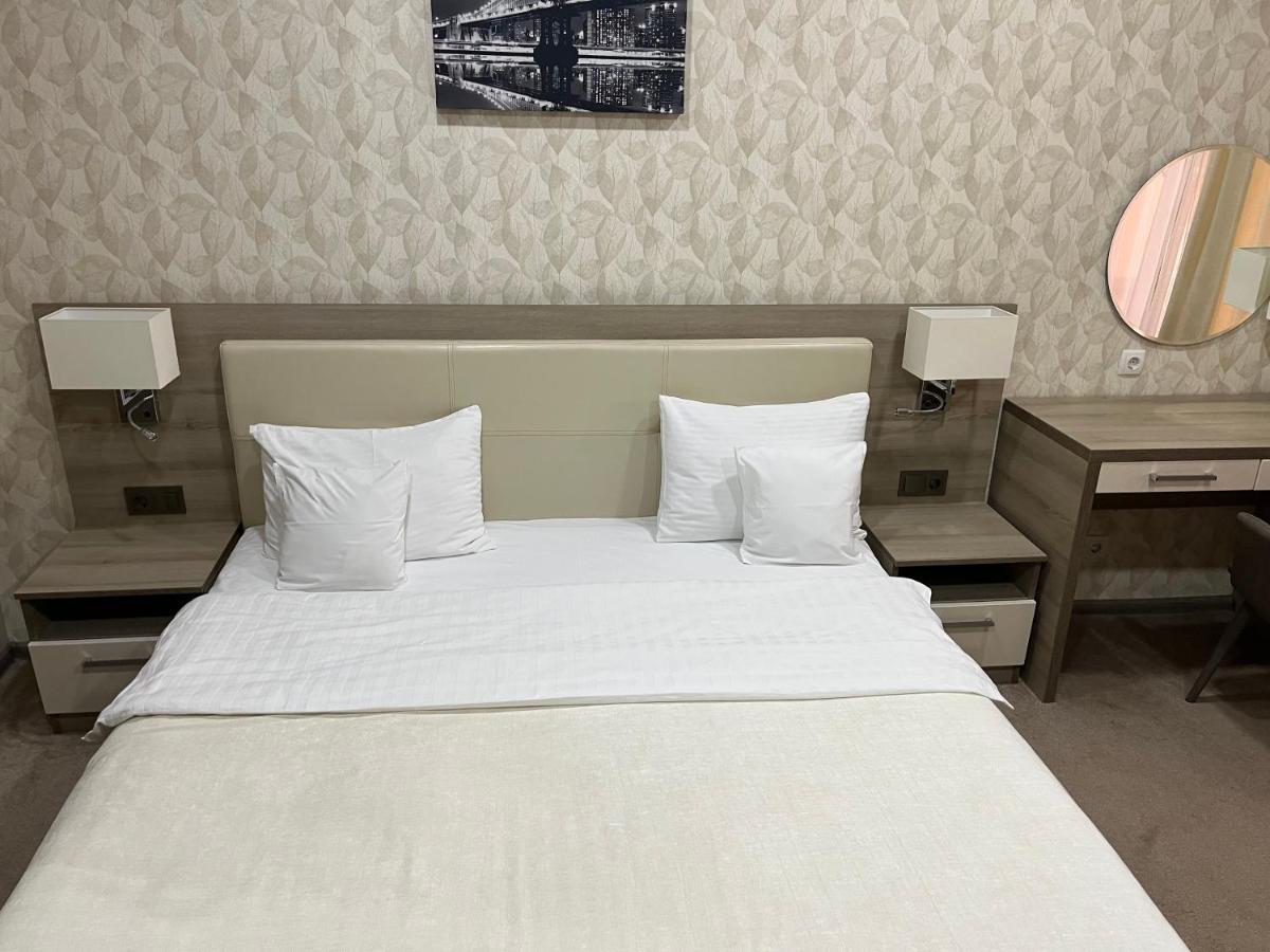 Elite Hotel Balti Bagian luar foto
