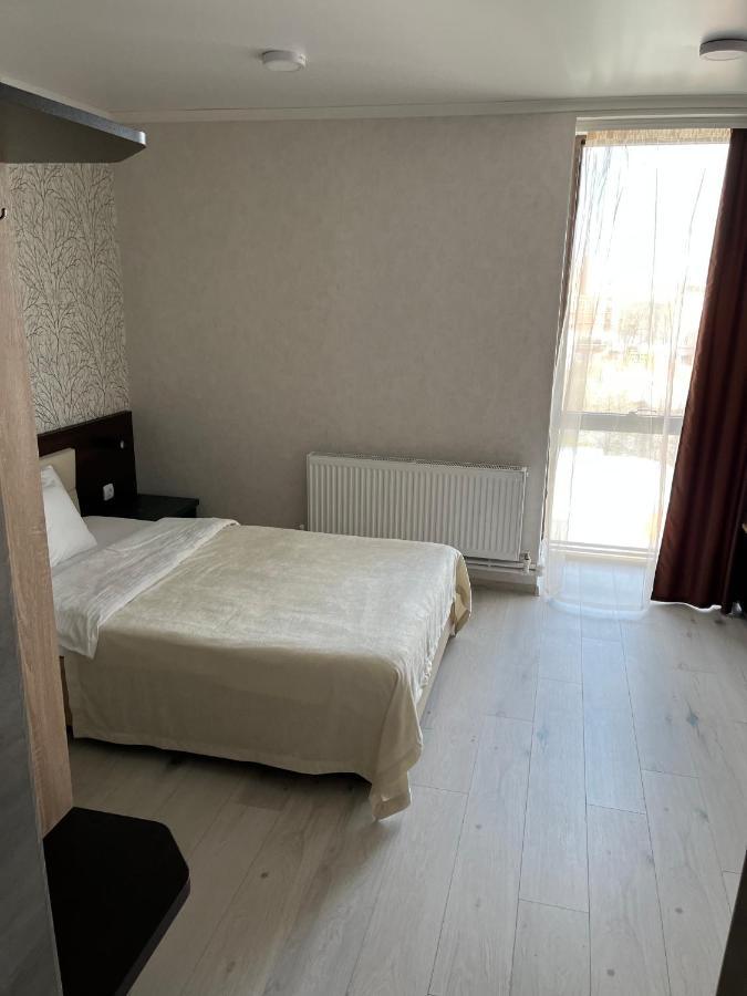 Elite Hotel Balti Bagian luar foto
