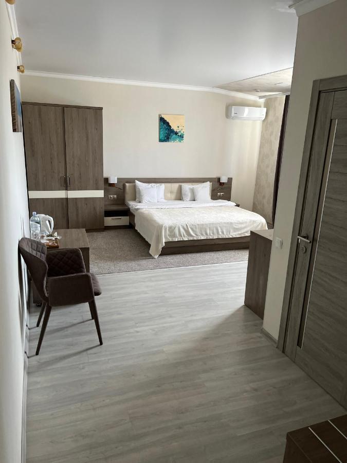 Elite Hotel Balti Bagian luar foto