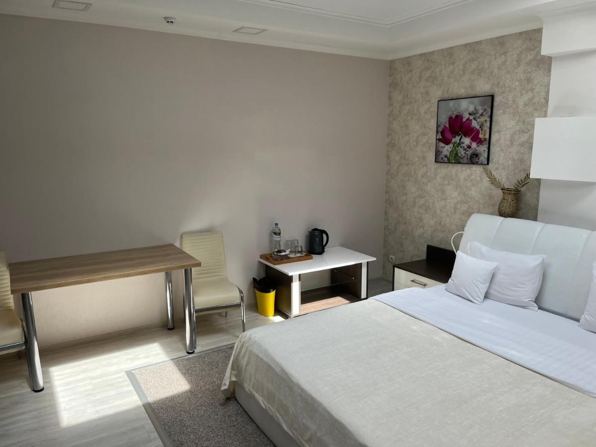 Elite Hotel Balti Bagian luar foto
