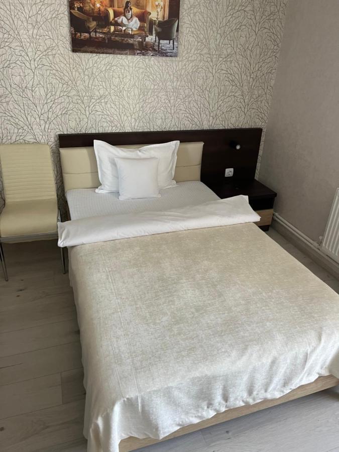 Elite Hotel Balti Bagian luar foto
