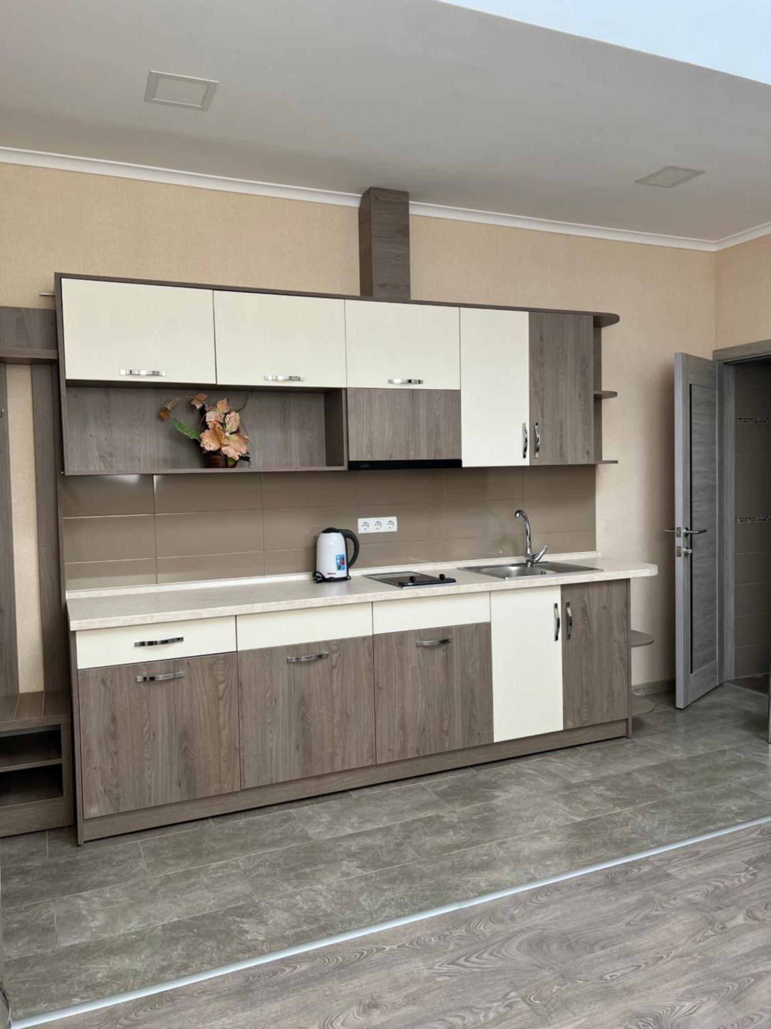 Elite Hotel Balti Bagian luar foto