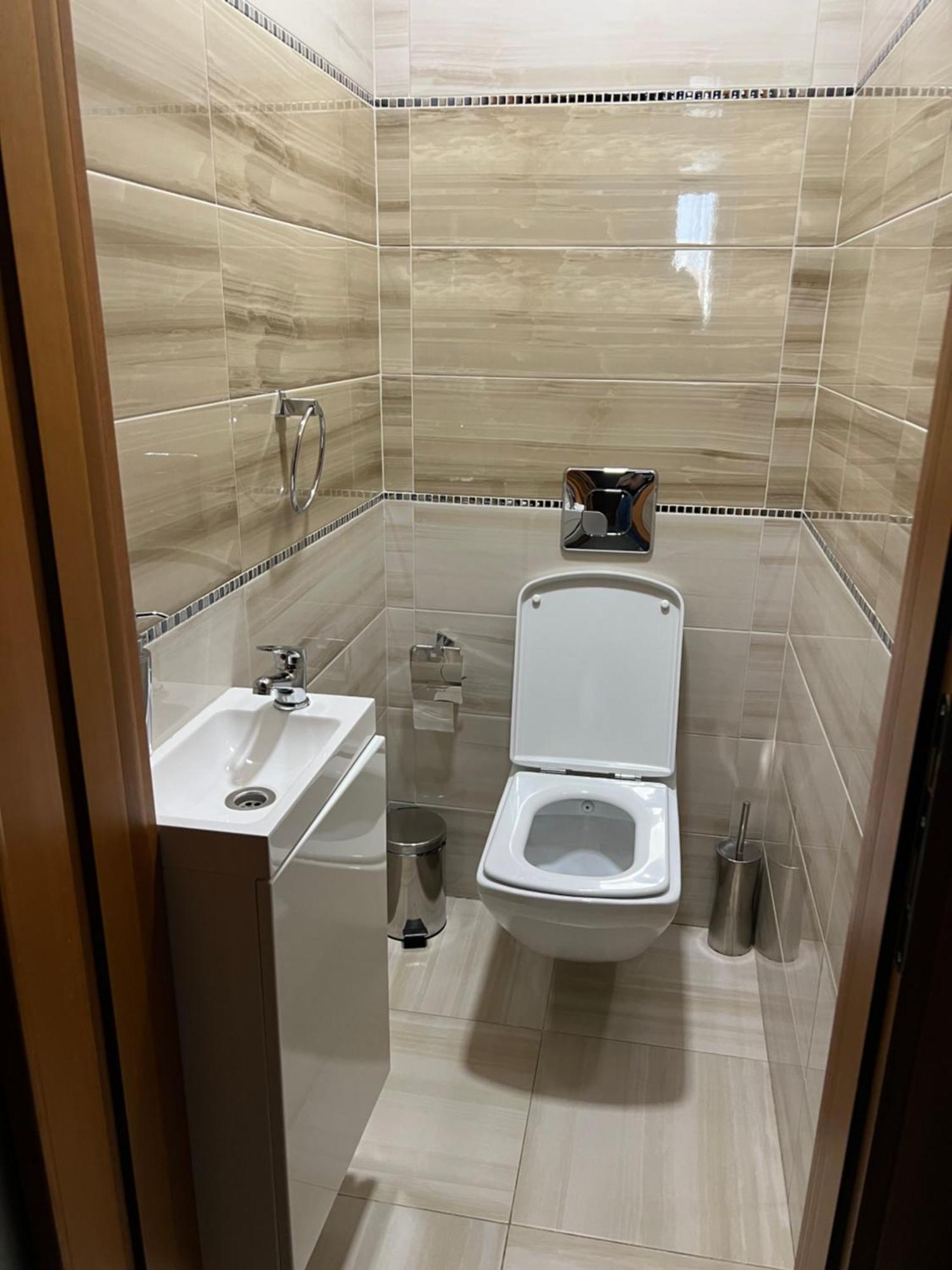 Elite Hotel Balti Bagian luar foto