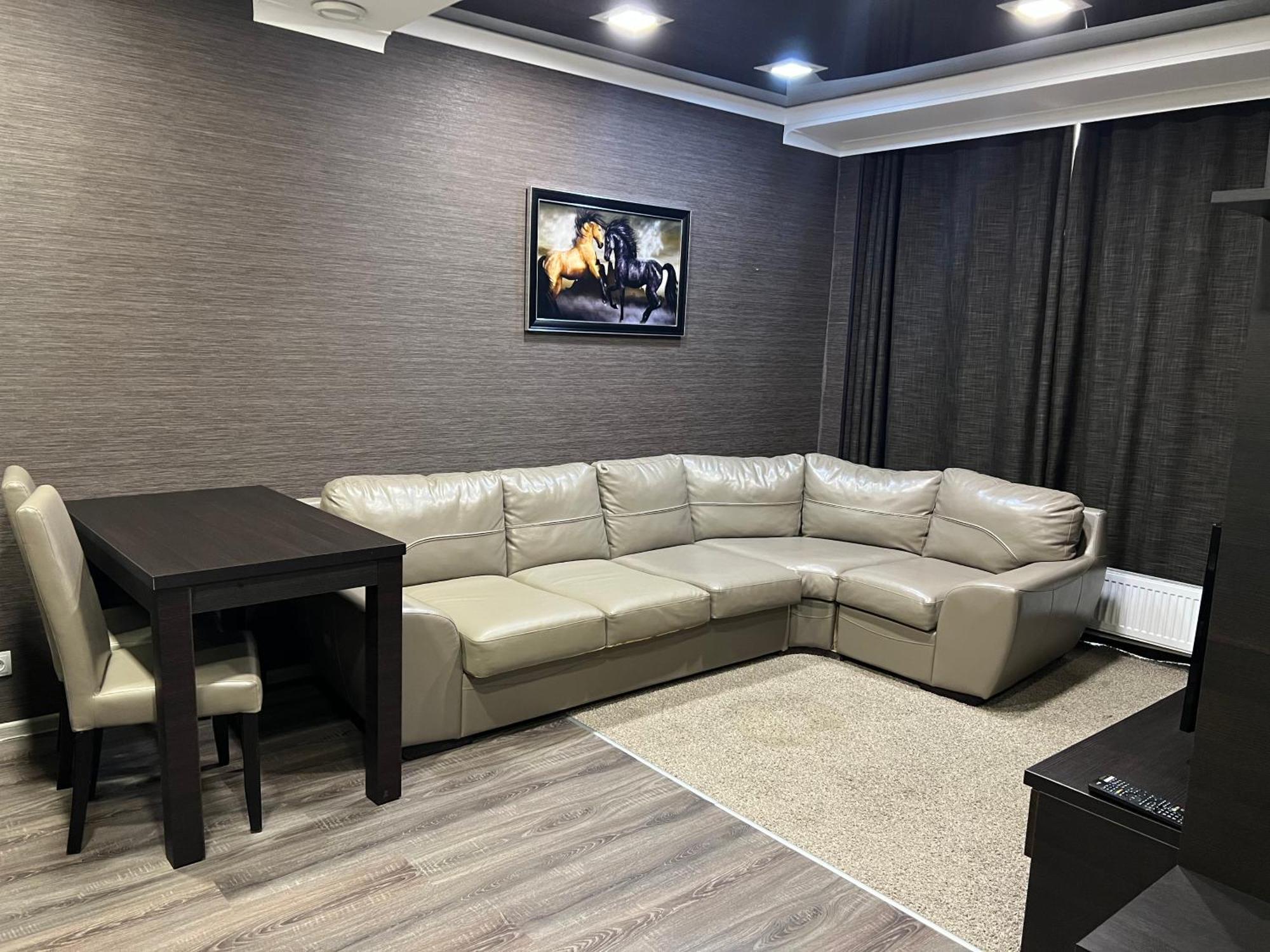 Elite Hotel Balti Bagian luar foto