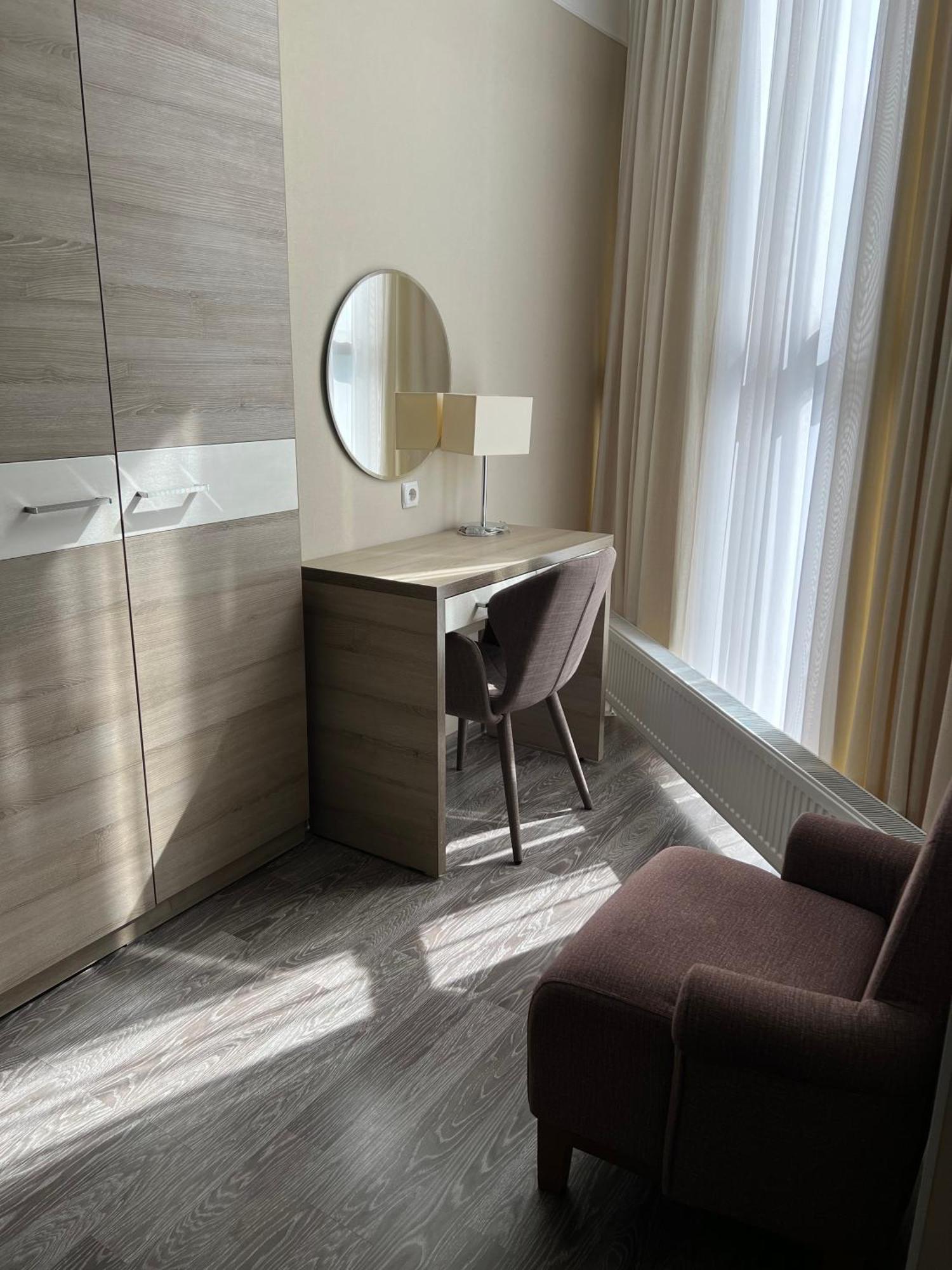 Elite Hotel Balti Bagian luar foto