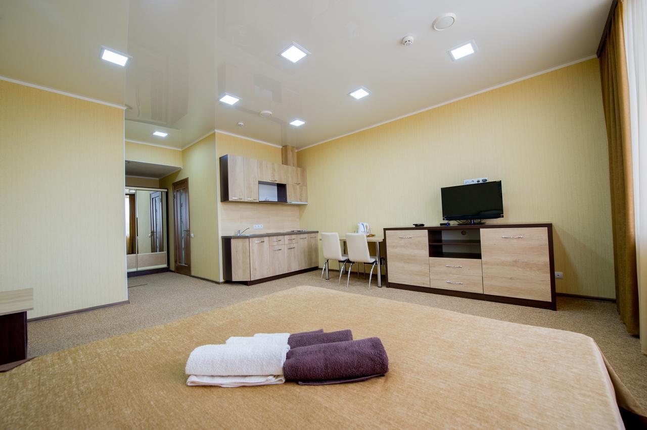 Elite Hotel Balti Bagian luar foto