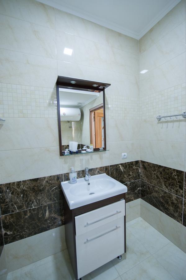 Elite Hotel Balti Bagian luar foto