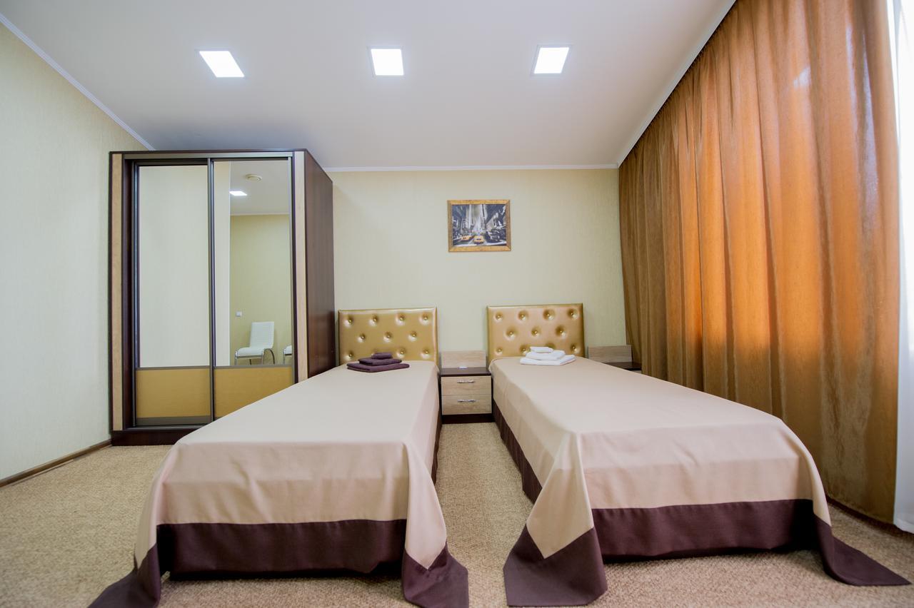 Elite Hotel Balti Bagian luar foto