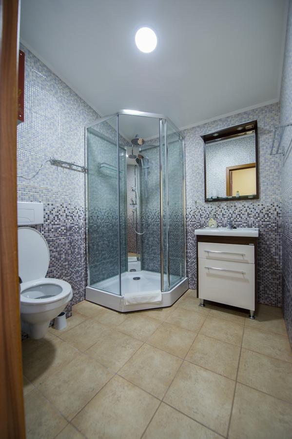 Elite Hotel Balti Bagian luar foto