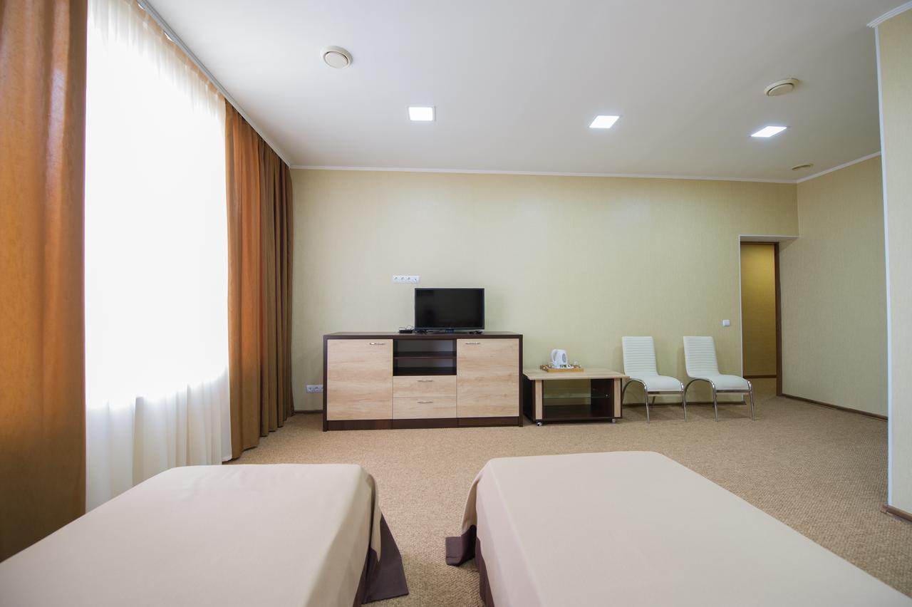 Elite Hotel Balti Bagian luar foto