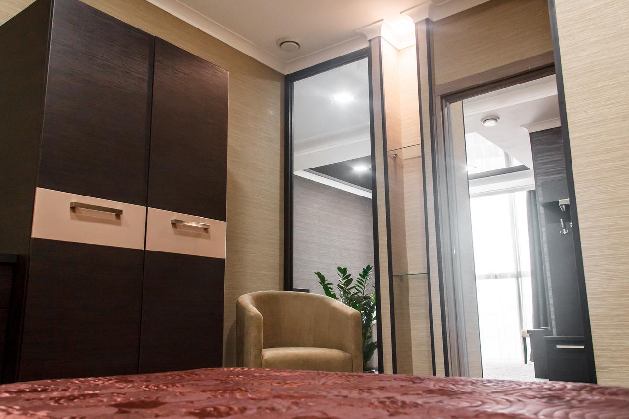Elite Hotel Balti Bagian luar foto