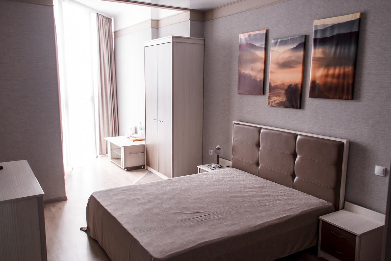 Elite Hotel Balti Bagian luar foto
