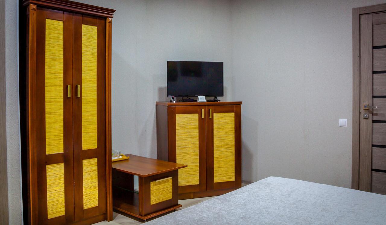 Elite Hotel Balti Bagian luar foto