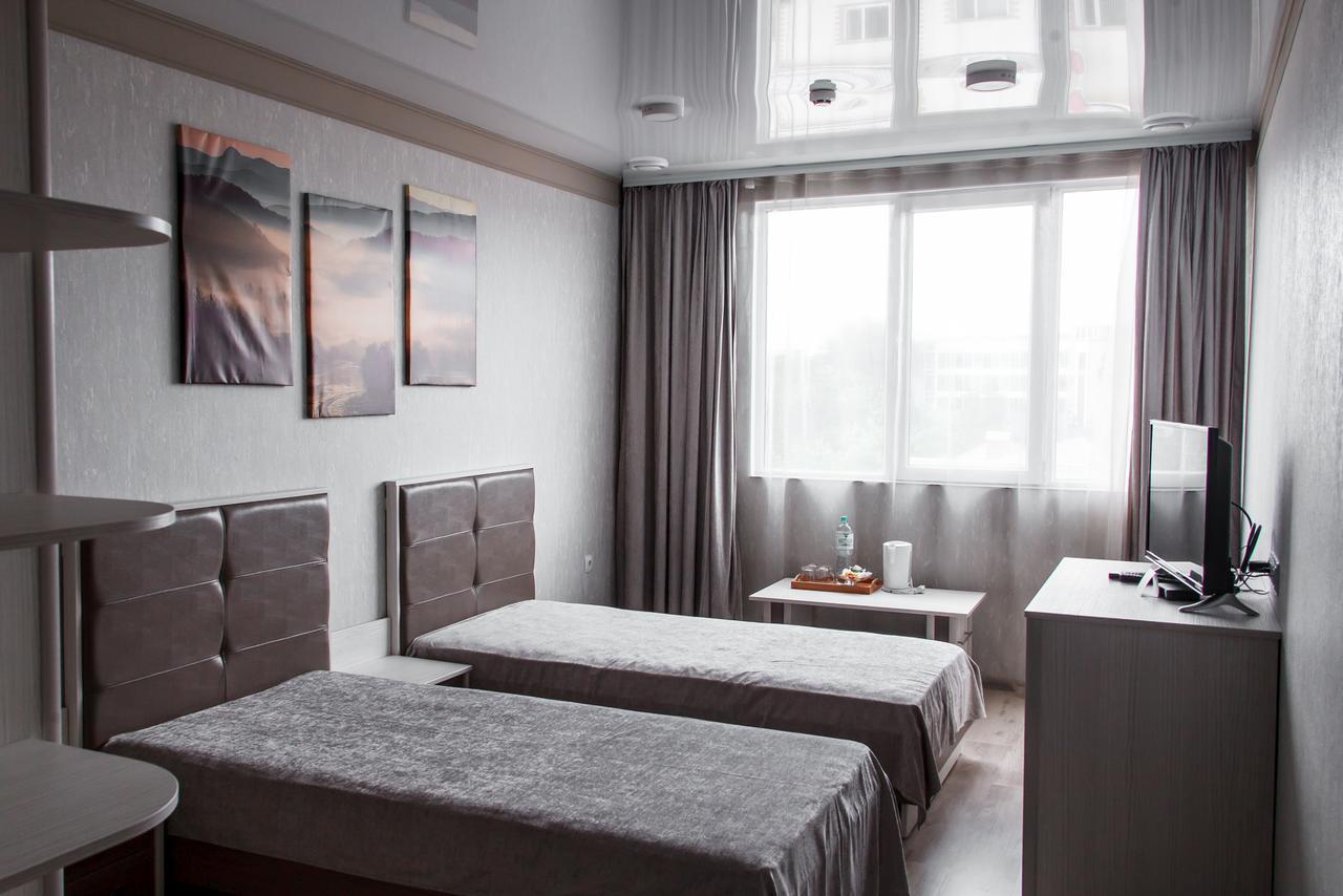 Elite Hotel Balti Bagian luar foto